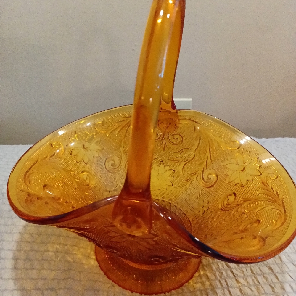 vintage Indiana glass basket